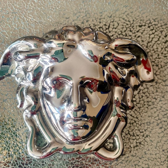 Versace leather silver handbag looks brand new. - Picture 4 of 7